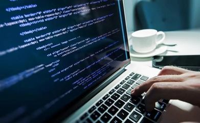 中國(guó)最小黑客汪正揚(yáng) 8歲學(xué)編程，用鍵盤(pán)敲出不一樣童年